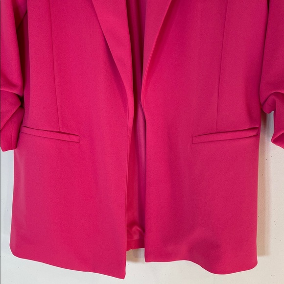 NWT. Dakota Blue Shawl Collar Cinched Sleeve Open Front Crepe Blazer. Medium - Picture 5 of 10